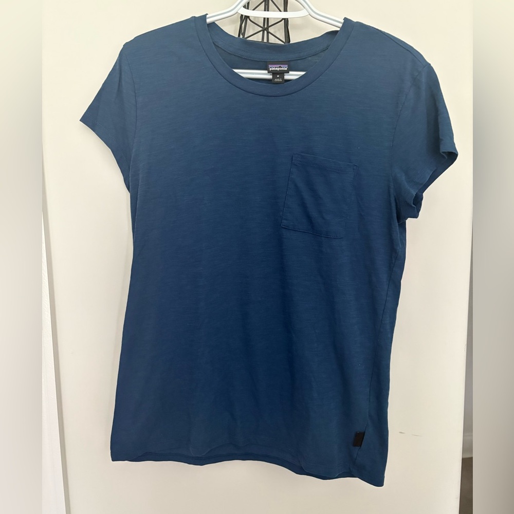 Patagonia Women's Blue T-Shirt size medium worn wear